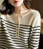 Pull marinière en laine col rond beige à boutons pour femme