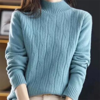 Pull col cheminé pour femme tricot à torsades bleu.