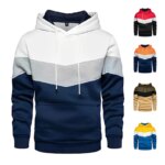 Pull à capuche tricolore sur fond blanc. On voit également des déclinaisons de couleurs sur le côté.