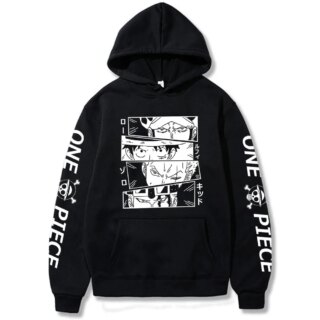 Pull noir one piece sur fond blanc.