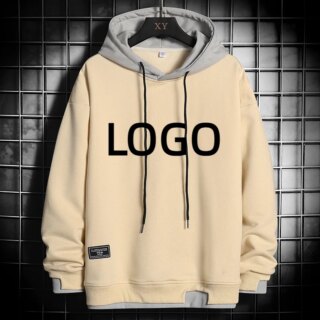 Pull à capuche beige et gris avec le mot logo écrit en noir