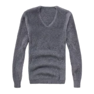 Photo d'un pull pilou pilou pour homme gris col V et manches longues sur un fond blanc
